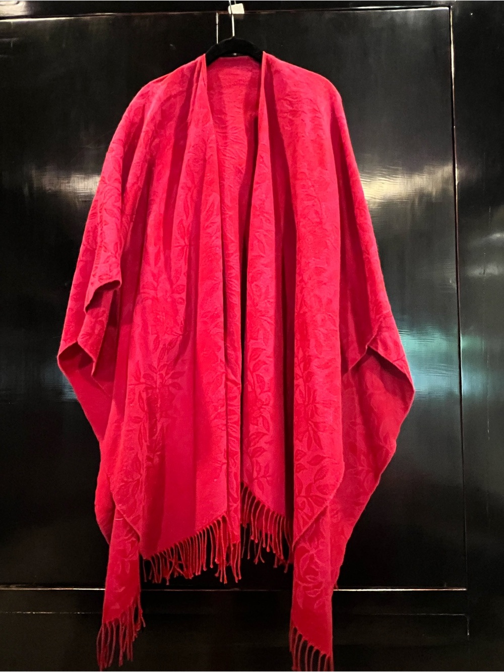 Red Women's Tone-on-Tone Floral Fringe Cape